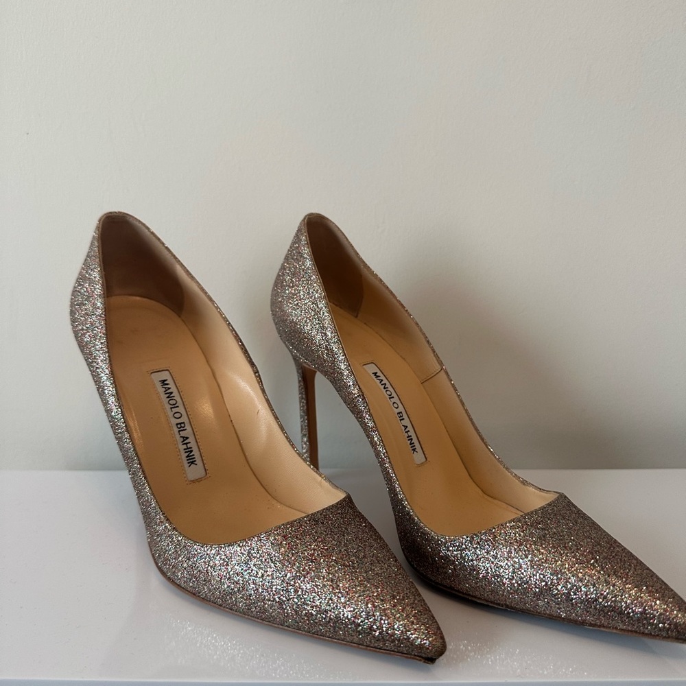 MANOLO GLITTER PUMPS SIZE 40